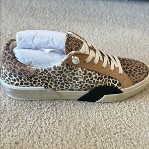 Dolce Vita Brown and Black Sneakers with Leopard Print 7.5